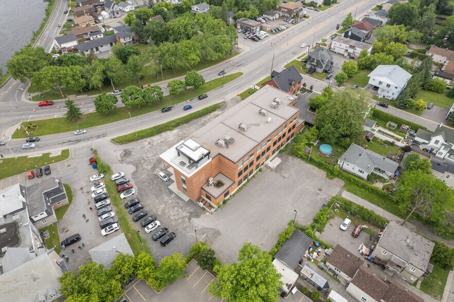 More Photos Of 15 Boul Gréber, Gatineau Office For Sale