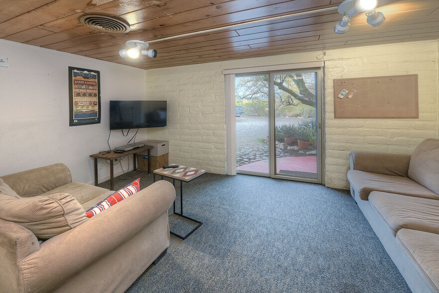 More Photos Of 2751 N Soldier Trl, Tucson Specialty For Sale