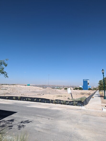 More Photos Of 400-420 Vin Rambla, El Paso Land For Sale