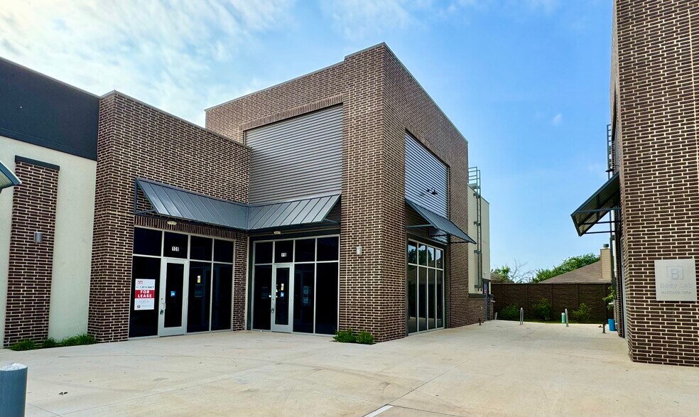 More Photos Of 821 W New Hope Dr, Cedar Park General Retail For Sale