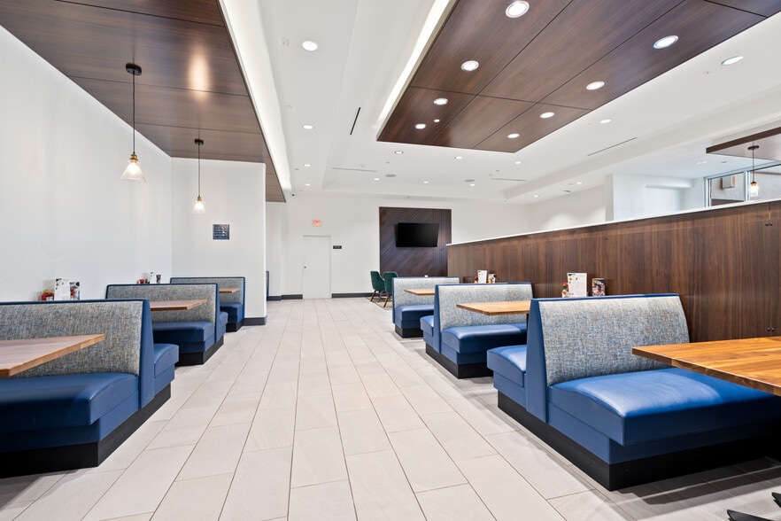 More Photos Of 300 E Central Texas Expy, Killeen Hotel For Sale