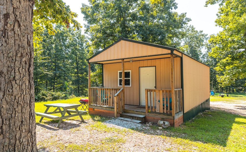 More Photos Of 11726 Highway K, Jadwin Hotel For Sale