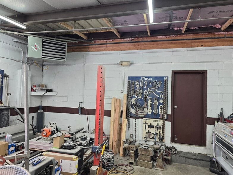 More Photos Of 200 Main St, East Hartford Auto Repair For Sale