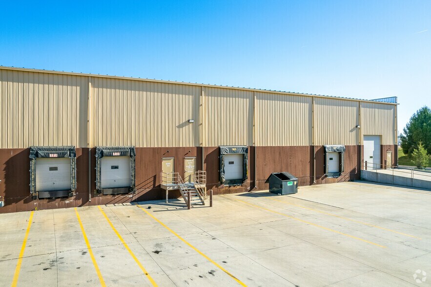 More Photos Of 1400 SE Gateway Dr, Grimes Warehouse For Lease