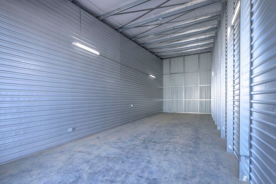 More Photos Of 1901 E 173rd St, Belton Self Storage For Lease