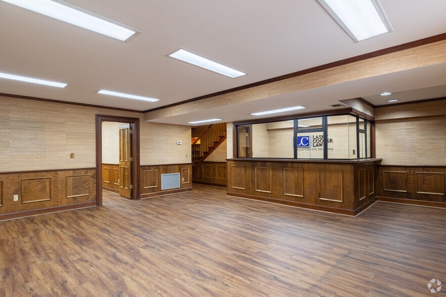 More Photos Of 120-124 W Liberty St, Savannah Office Residential For Sale