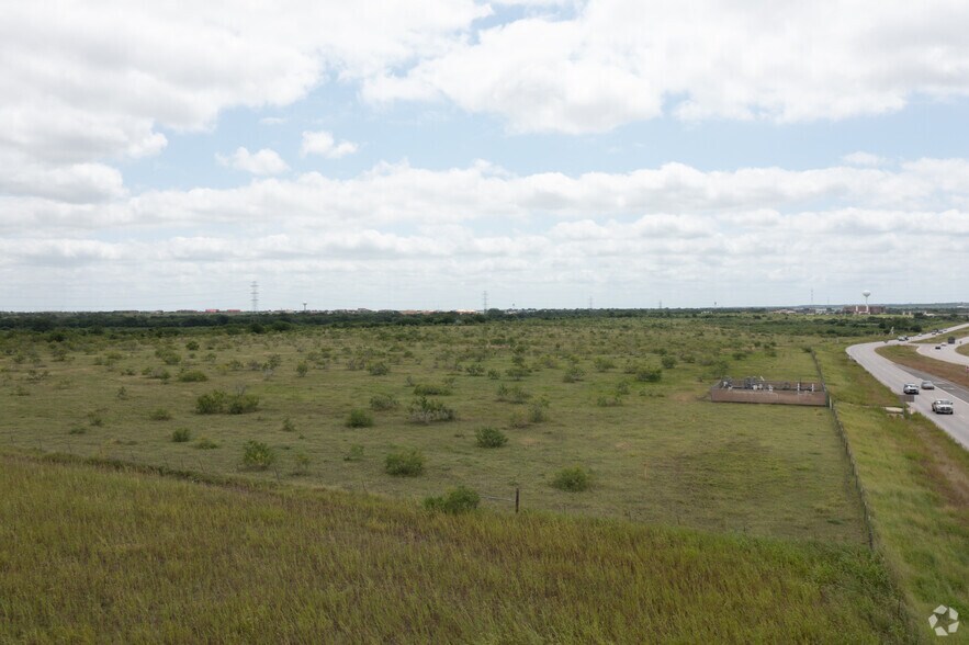 More Photos Of Parmer Lane & US 290, Manor Distribution For Lease