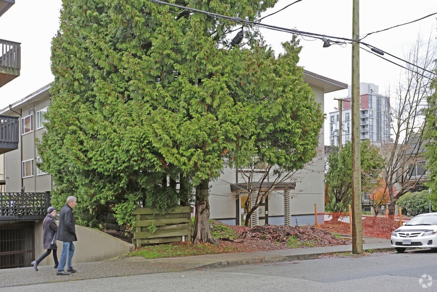 More Photos Of 323 Seventh St, New Westminster Multifamily For Sale