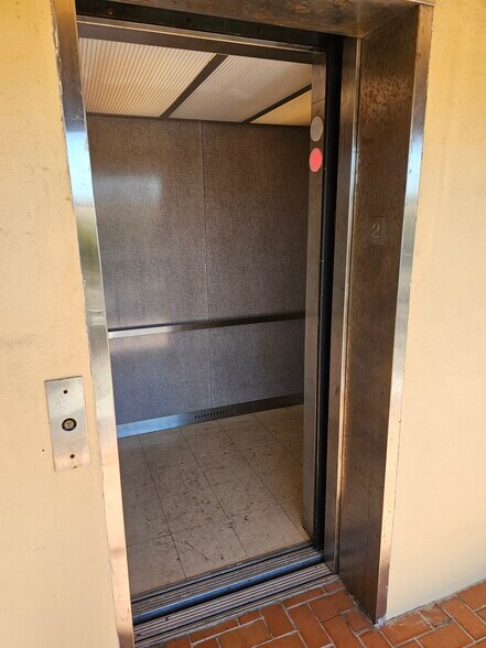 More Photos Of 725 N A1A, Jupiter Office For Lease