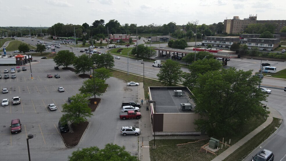 More Photos Of 4455-4457 N 72nd St, Omaha Storefront For Sale