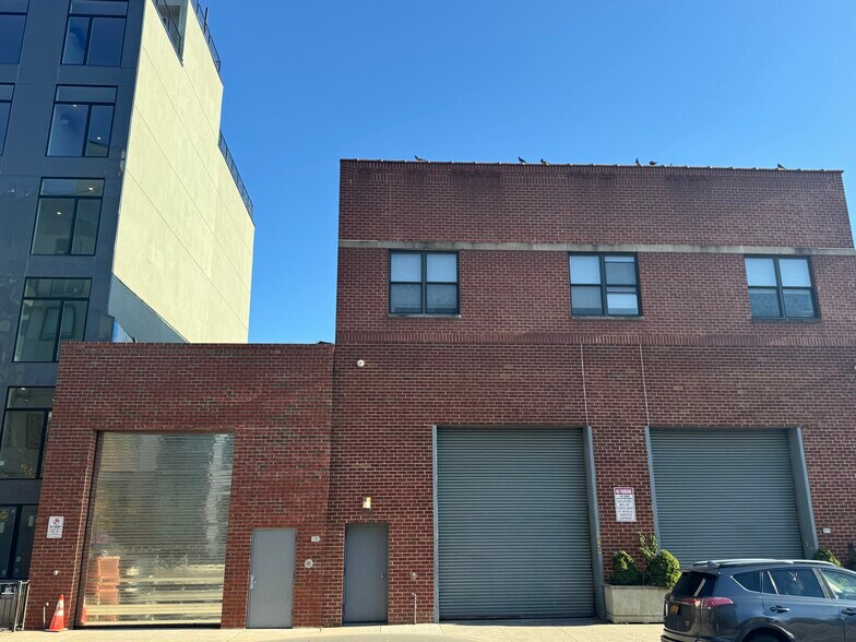 More Photos Of 130-132 Bayard St, Brooklyn Industrial For Sale