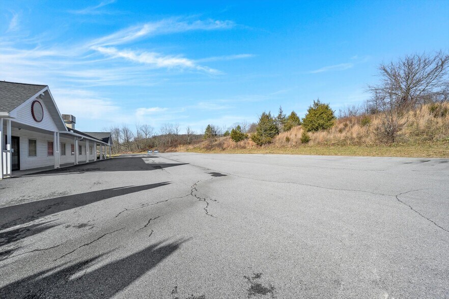 More Photos Of 200 Pine Brook Pl, Orwigsburg Medical For Lease