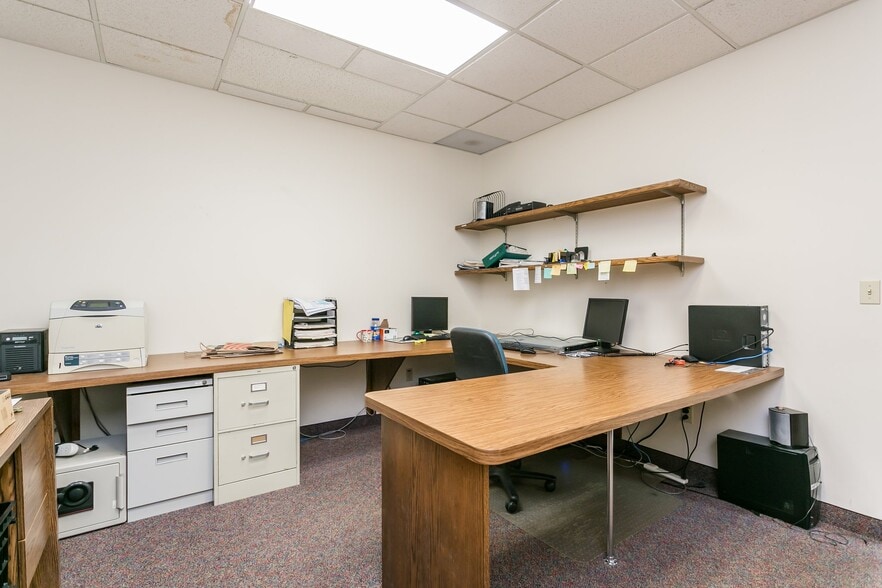 More Photos Of 300 Buell Rd, Rochester Loft Creative Space For Sale