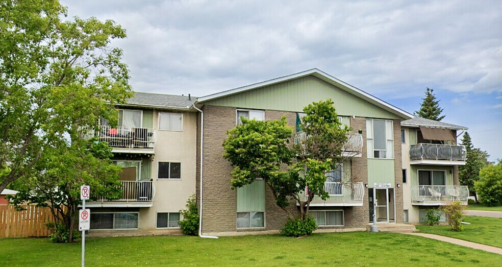 Primary Photo Of 11320 34th St NW, Edmonton Apartments For Sale