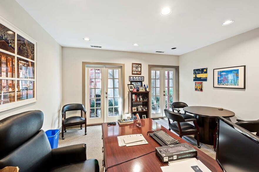 More Photos Of 11 Broad St, Charleston Office Residential For Lease