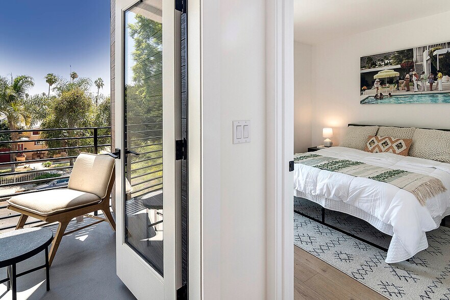 More Photos Of 811 N Harvard Blvd, Los Angeles Multifamily For Sale