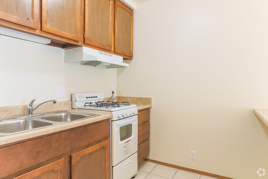 More Photos Of 1367-1369 S 76th Ave, Omaha Apartments For Sale