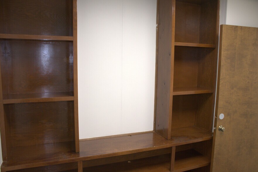 More Photos Of 1331 N Stewart Ave, Springfield Medical For Lease