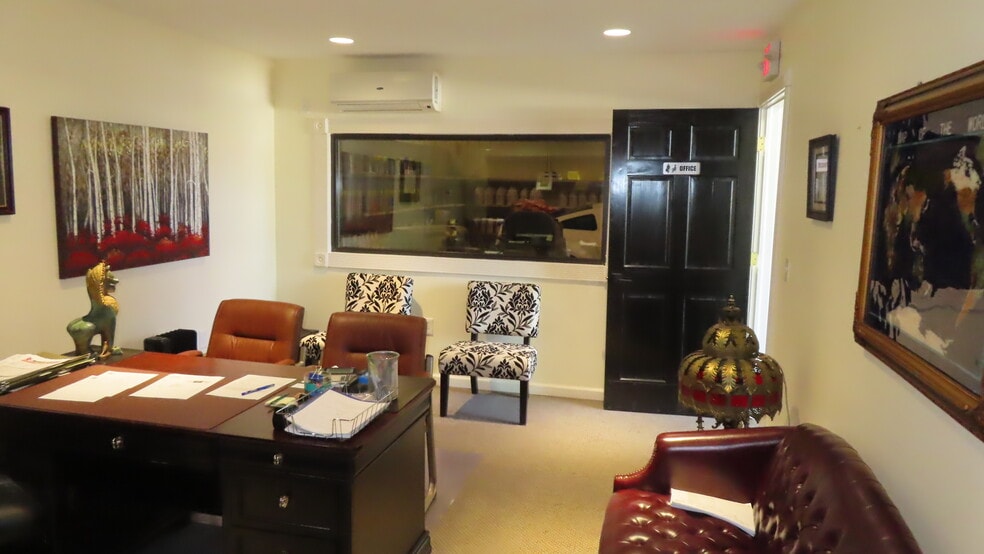 More Photos Of 108 Grant Ave, Plainfield Light Distribution For Lease