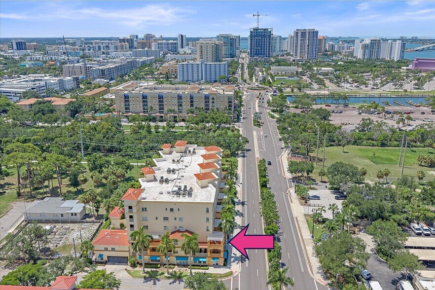 More Photos Of 1188 N Tamiami Trl, Sarasota Office Residential For Lease