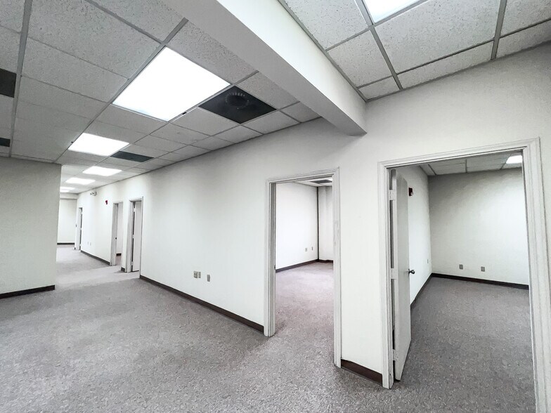 More Photos Of 712 W Holland Ave, Alpine Office For Sale