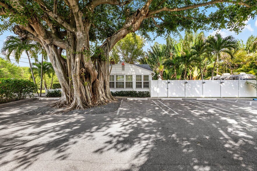 More Photos Of 103 NE 4th St, Delray Beach Office Residential For Sale