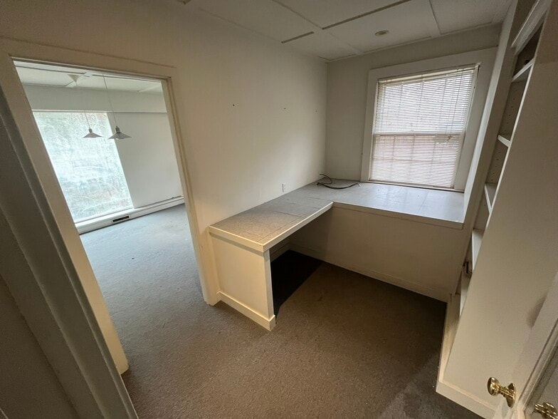 More Photos Of 439 Washington Rd, Woodbury Office For Sale