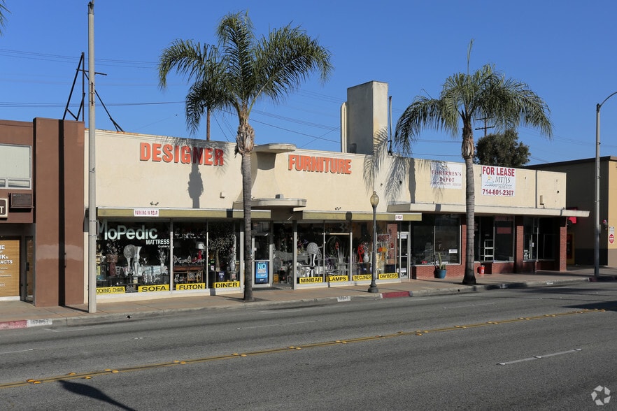 More Photos Of 17041-17047 Bellflower Blvd, Bellflower Storefront Retail Residential For Lease