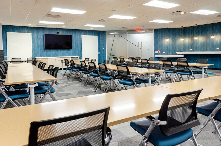 More Photos Of 3900 Essex Ln, Houston Office For Lease