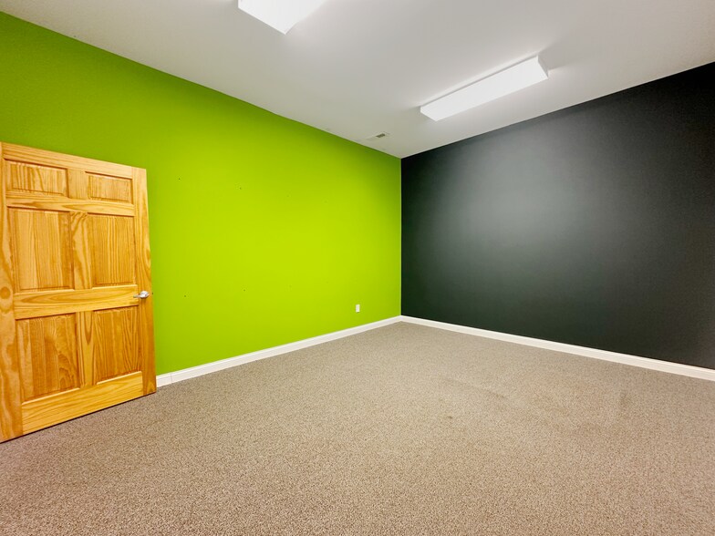 More Photos Of 1246 Old State Route 74, Batavia Storefront Retail Office For Lease