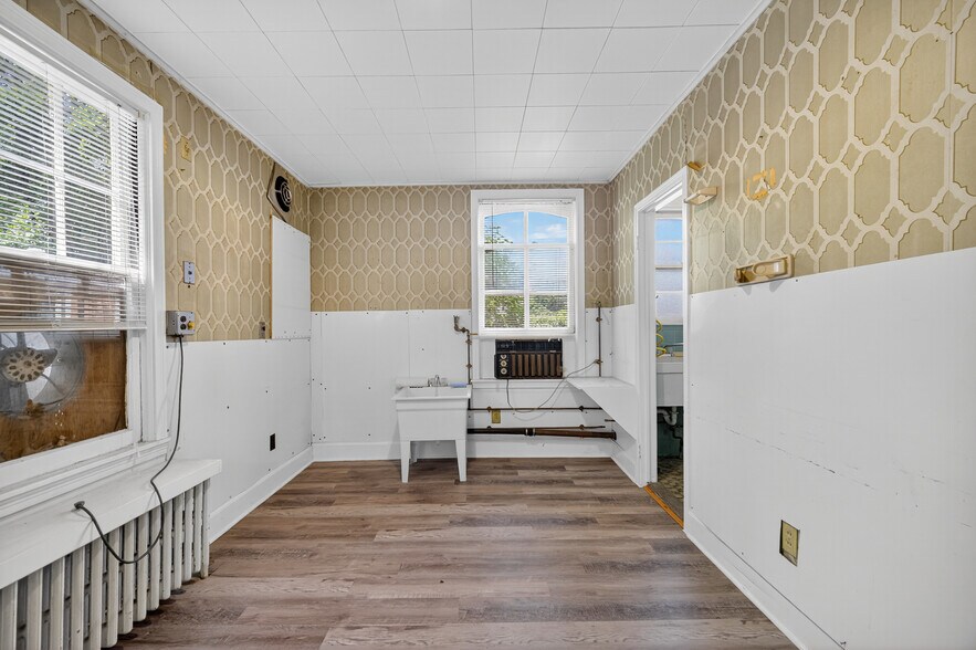 More Photos Of 59 Montgomery St, Poughkeepsie Funeral Home For Sale