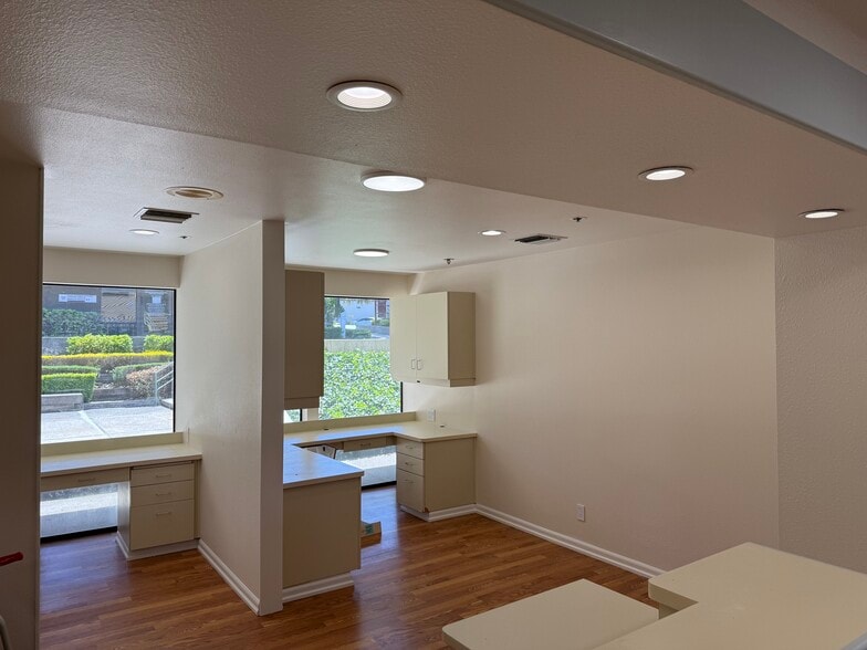 More Photos Of 337 El Dorado St, Monterey Office For Lease