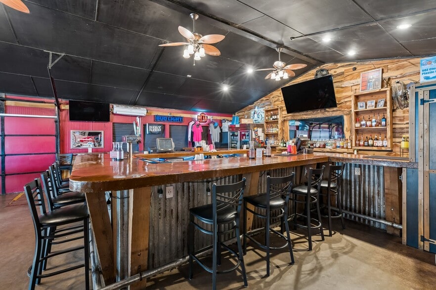 More Photos Of 8848 Soldier Creek Rd, Kingston Hotel For Sale