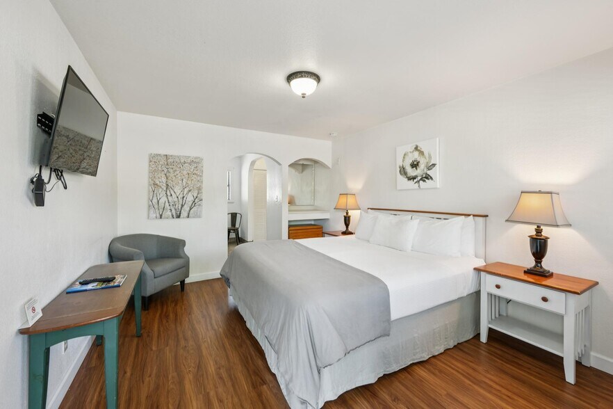 More Photos Of 1623 Lake St, Calistoga Hotel For Sale