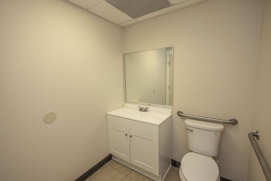 More Photos Of 20550 Townsen Blvd, Humble Loft Creative Space For Sale