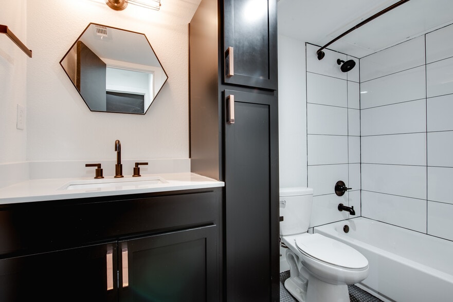 More Photos Of 5103-5111 Live Oak St, Dallas Apartments For Sale