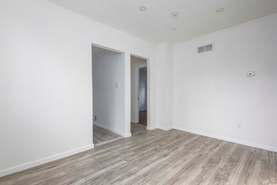 More Photos Of 553 Belmont St, Detroit Apartments For Sale