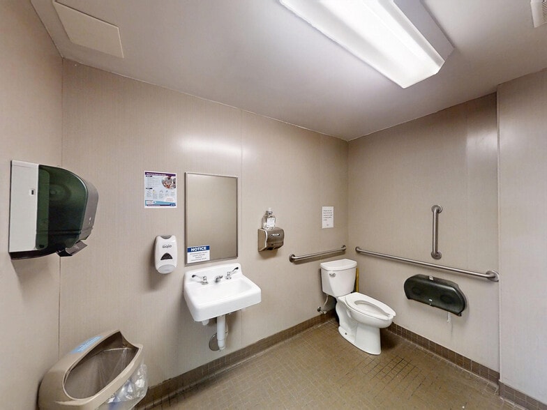 More Photos Of 5430 Peach St, Erie Drugstore For Sale