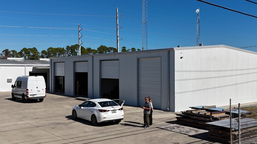 More Photos Of 170 Rich St, Venice Warehouse For Sale