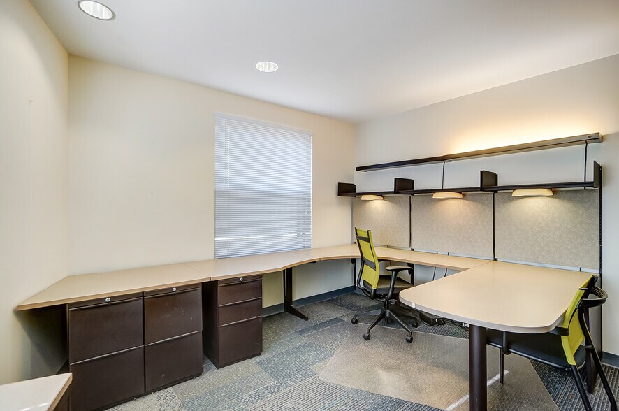More Photos Of 3925-3927 Brotherton Rd, Cincinnati Office For Sale