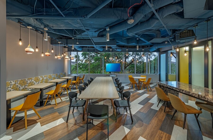 More Photos Of 5300 Memorial Dr, Houston Office For Lease