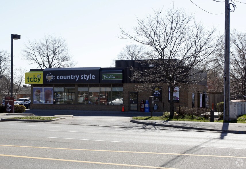 More Photos Of 334 Dundas St E, Mississauga General Retail For Sale