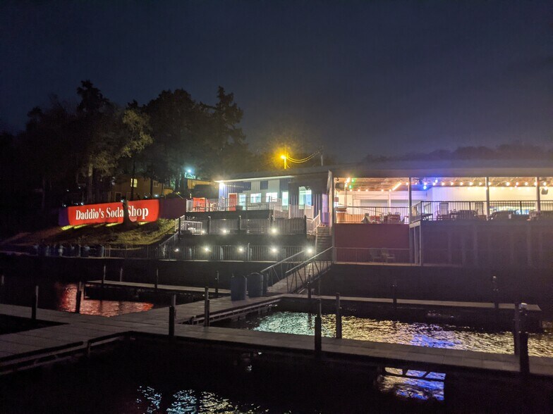 More Photos Of 27485 Cross Ln, Barnett Restaurant For Sale