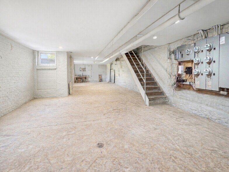 More Photos Of 2850 W 17th St, Brooklyn Apartments For Sale