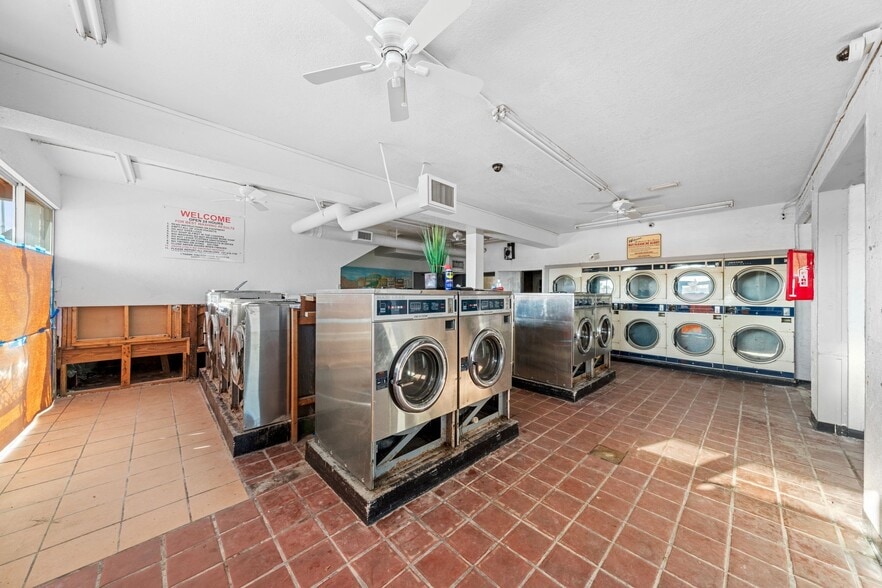 More Photos Of 7815 Blind Pass Rd, Saint Pete Beach Freestanding For Sale