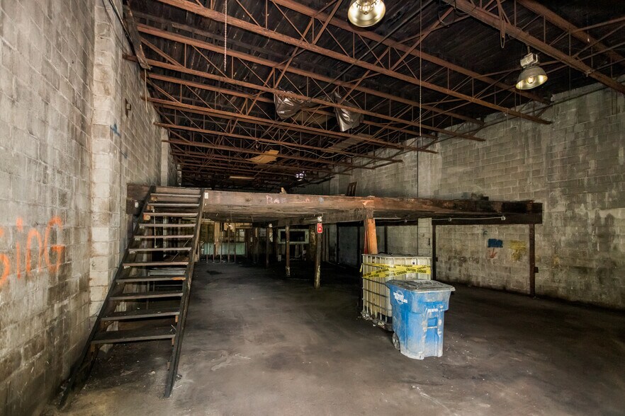 More Photos Of 2424 Michigan Ave, Detroit Storefront For Sale
