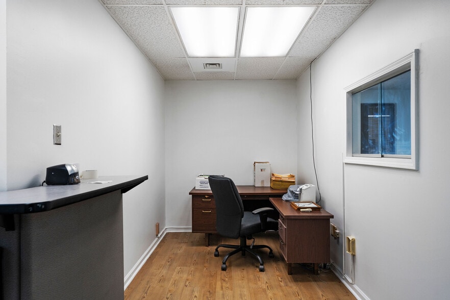 More Photos Of 112 Old Mill Rd, Cartersville Research And Development For Sale