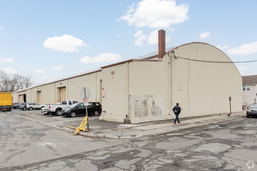 More Photos Of 110 King St, Hackensack Warehouse For Lease