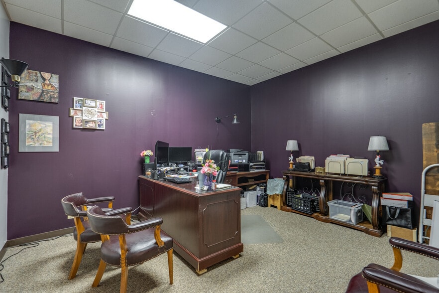 More Photos Of 121-127 E Main St, Ravenna Storefront Retail Office For Sale