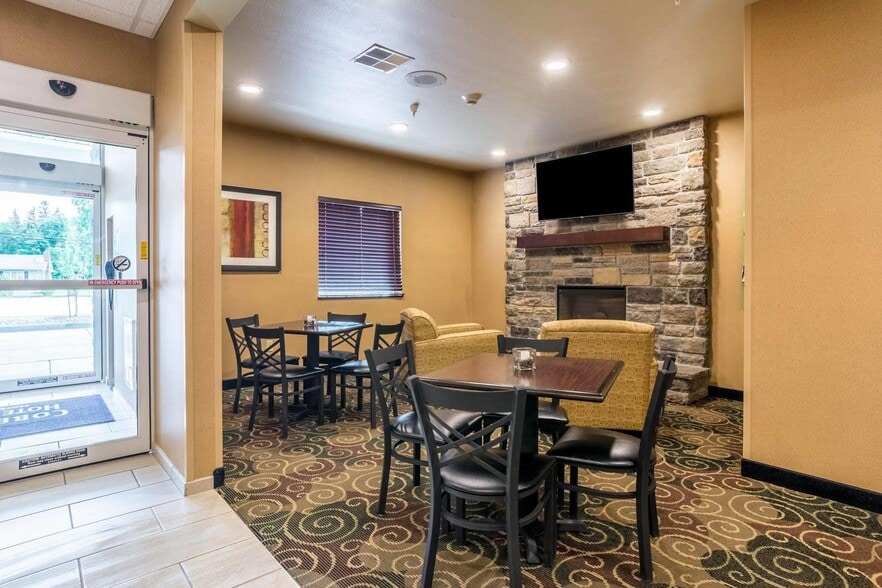 More Photos Of 4995 Station Rd, Erie Hotel For Sale